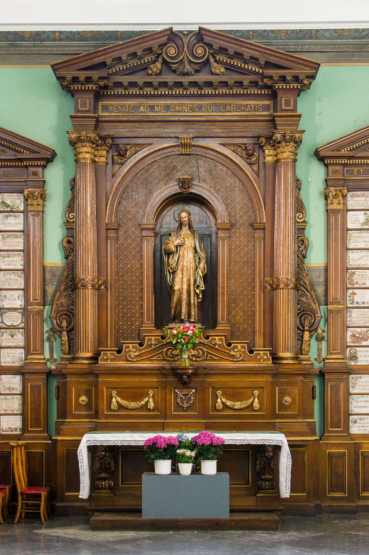 Side altar of the Sacred Heart